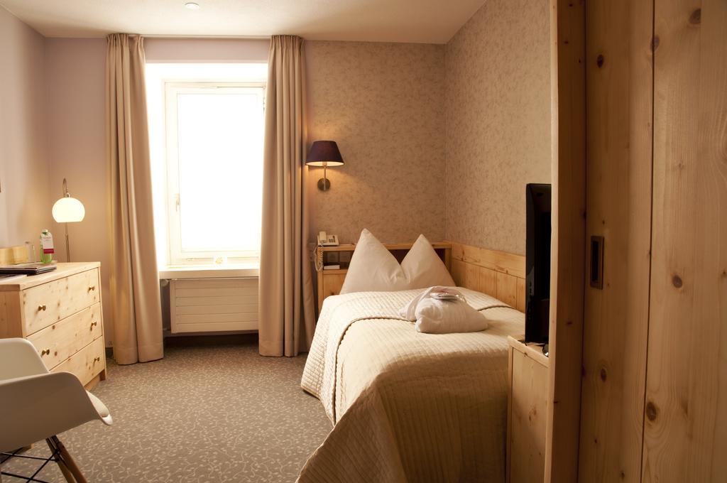 Sleep Only Hotel Pontresina Exterior photo